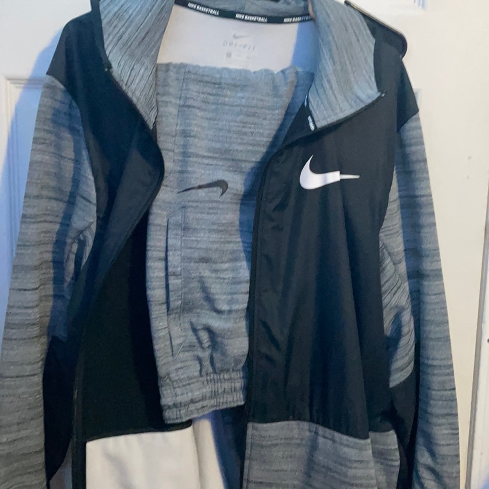 nike basketball matching jacket and sweats